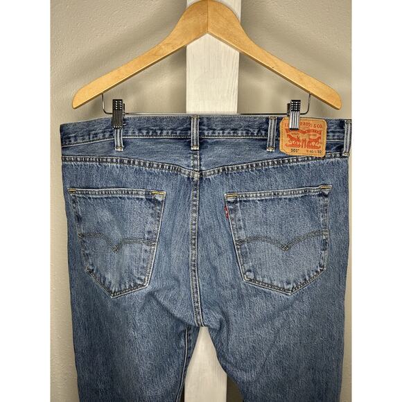 Distressed Levi’s 501 Button Fly Blue Denim Jeans Medium Wash 40x32 - Picture 5 of 8